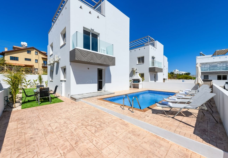 Nissini Villa #8 - Photo 1