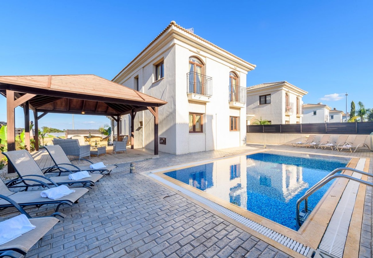 Hanns Villa - Photo 1