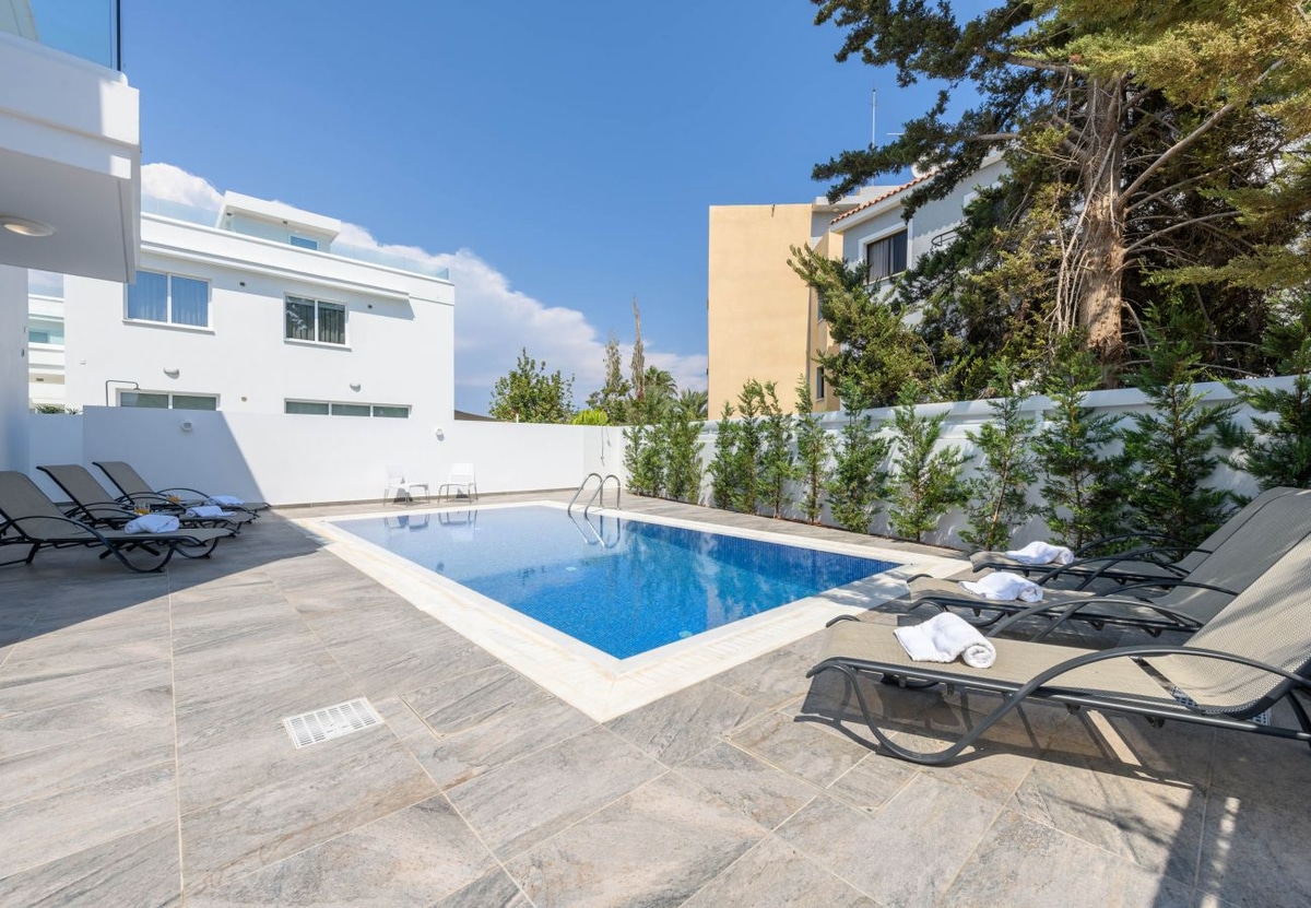 Green Bay Villa #16 - Photo 3