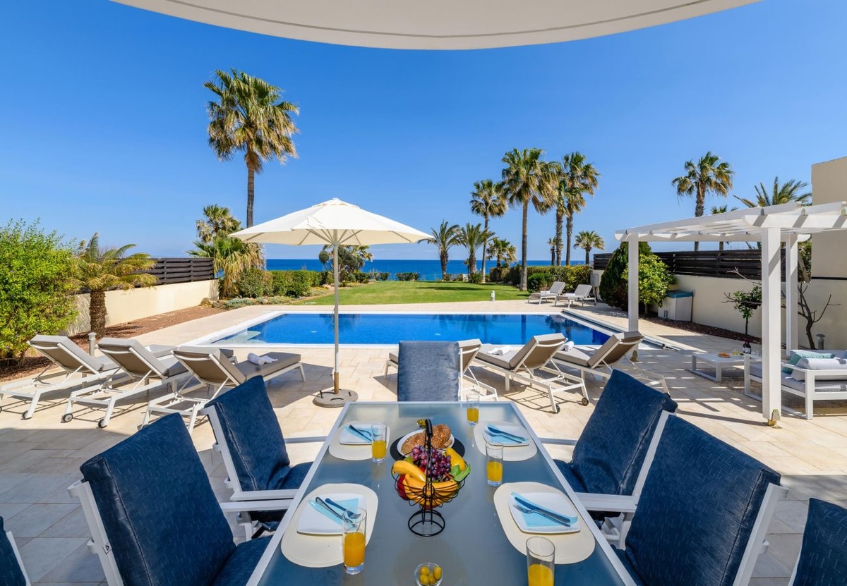Royal Beachfront Villa - Photo 1