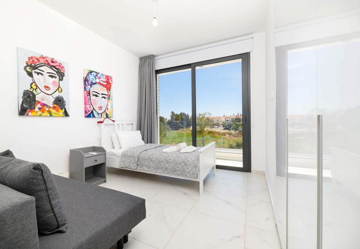 By The Beach - Royal Sapphire Villa - Photo 10