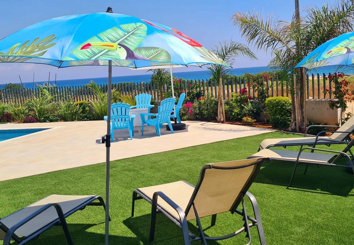 By The Beach - Emerald Seaview Villa - Photo 8