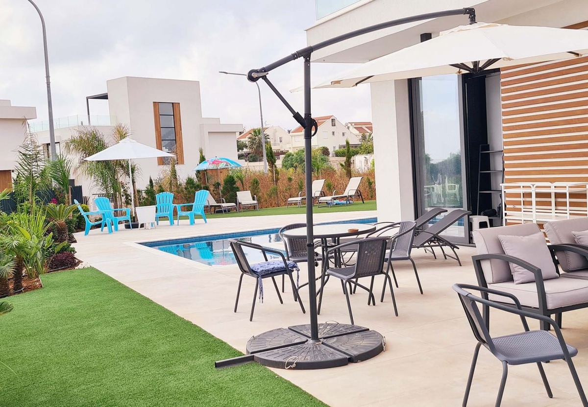 By The Beach - Emerald Seaview Villa - Photo 9