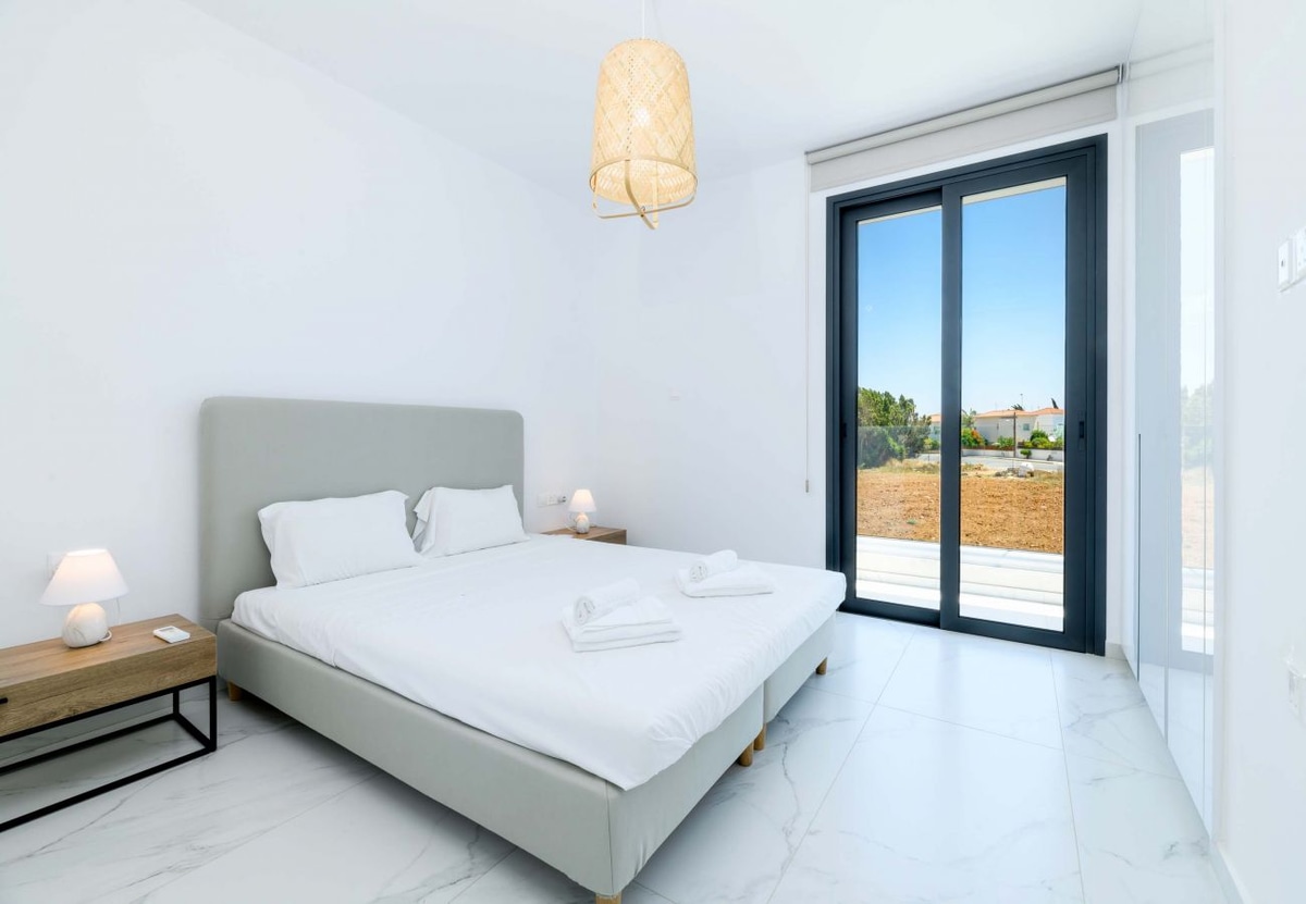 By The Beach - White Coral Villa - Photo 12