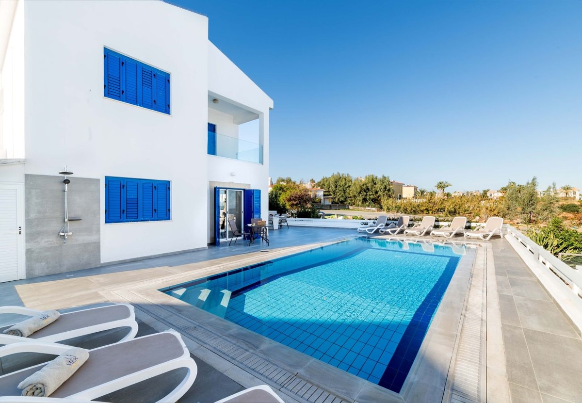 Villa Malamar - Photo 1