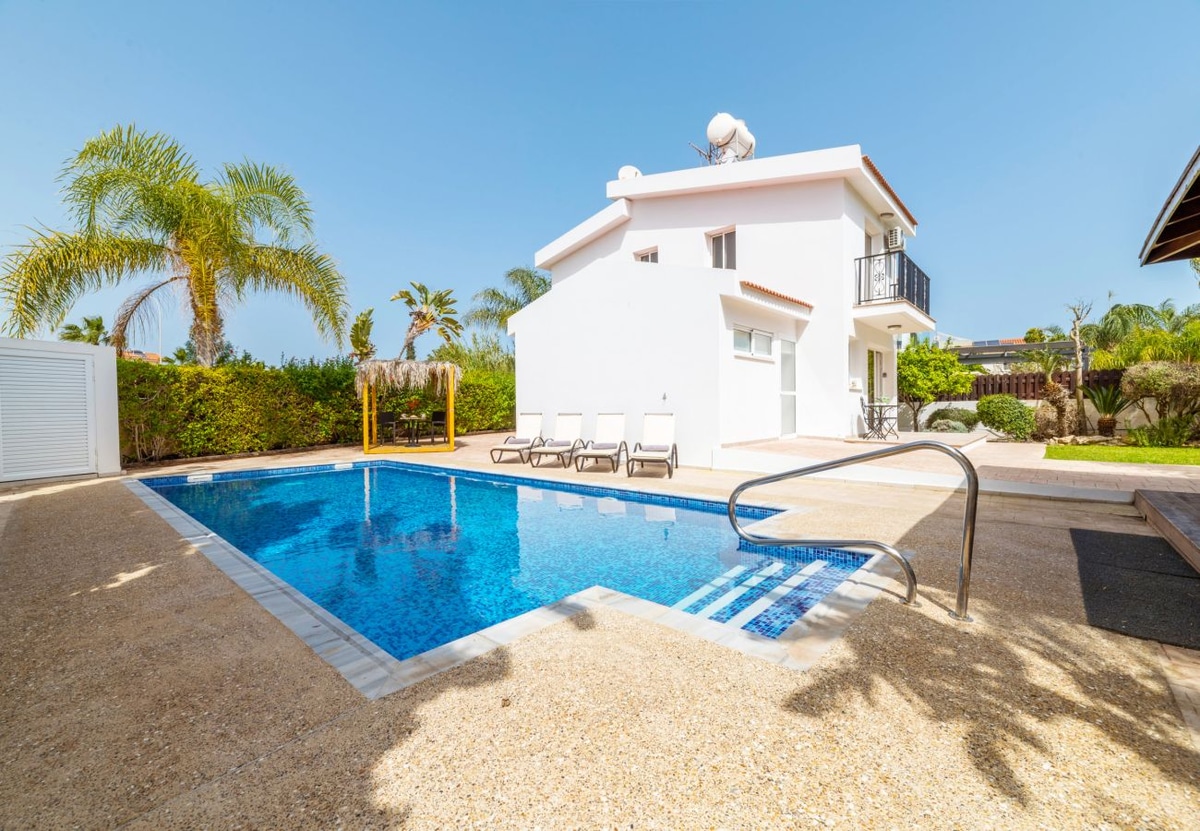 Thekla Oasis Villa - Photo 1