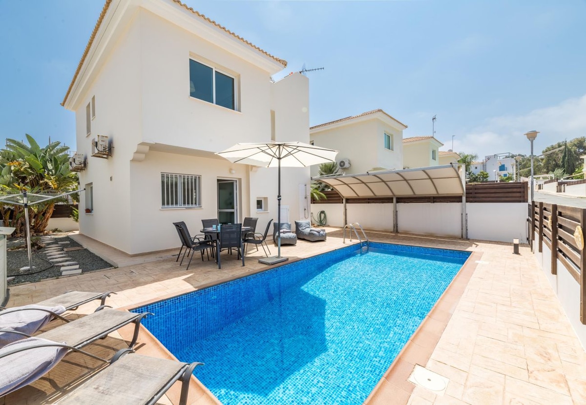 Villa Amesta - Photo 1