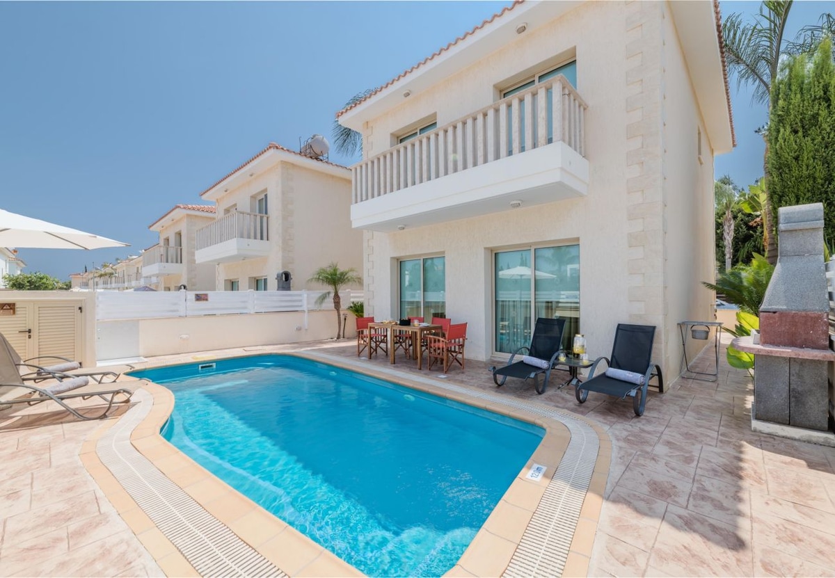 Villa Jacqueline - Photo 1