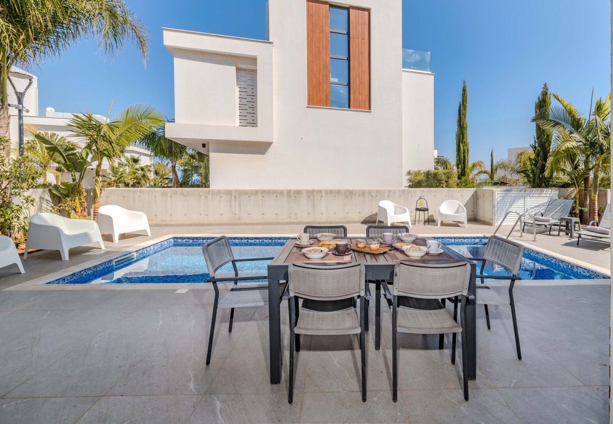 By The Beach - Aura Villa - Photo 6