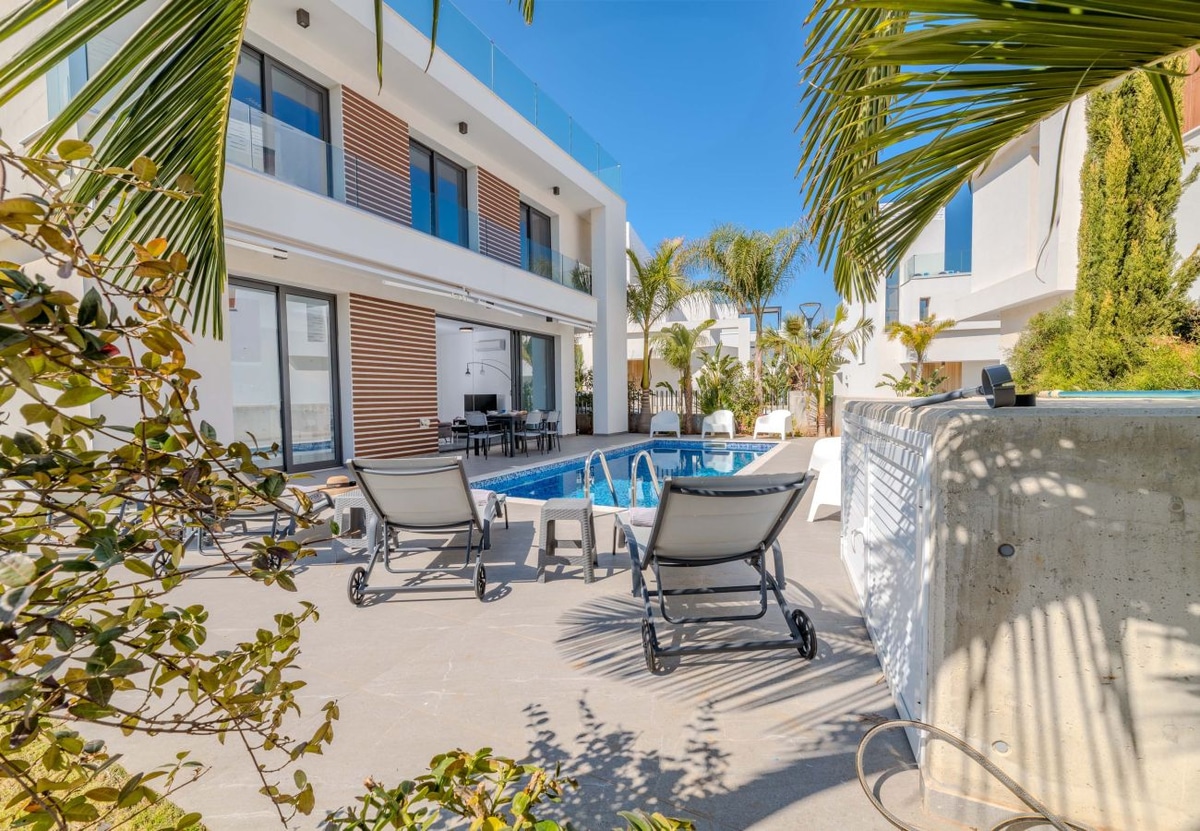 By The Beach - Aura Villa - Photo 4