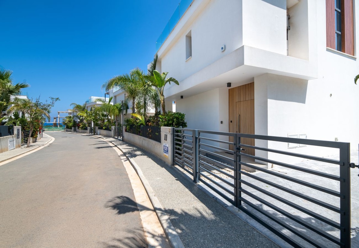 By The Beach - Aura Villa - Photo 3