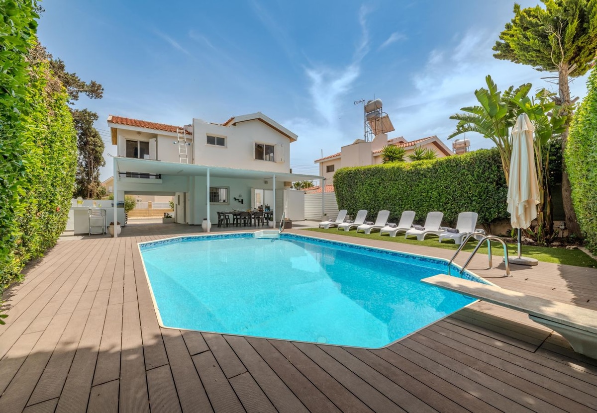 La Casa De Louie - Photo 1