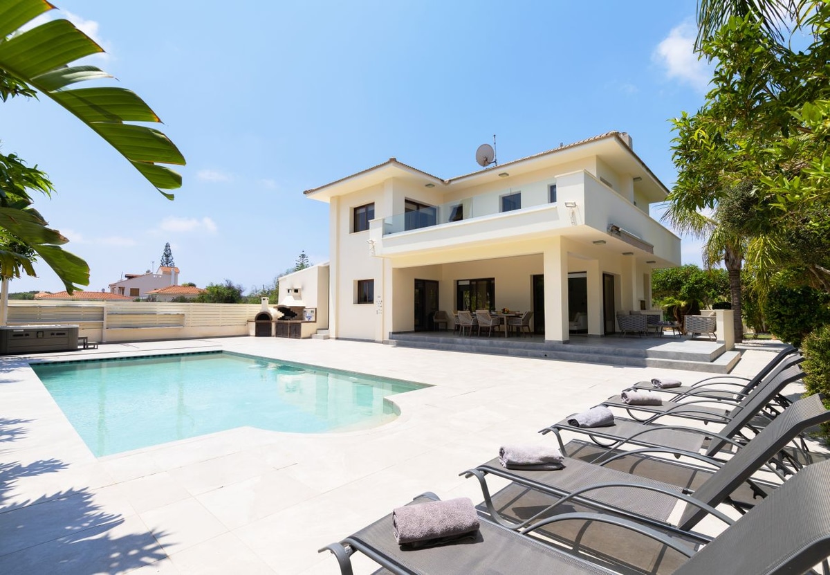 Villa Konnosa - Photo 1