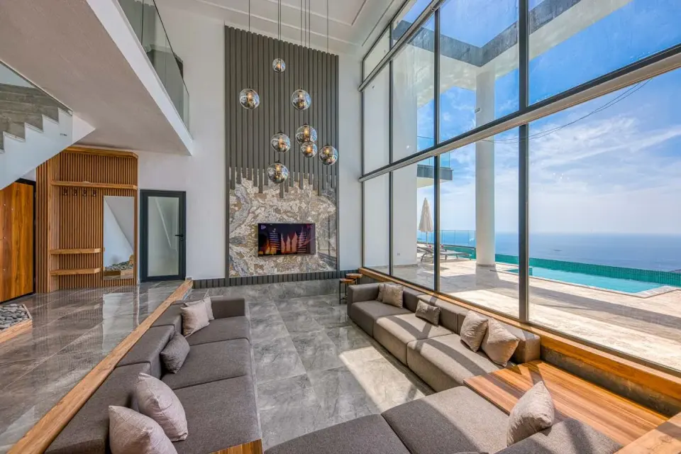 Spacious, modern villa with ocean view and elegant interior design, perfect for luxury living. -…